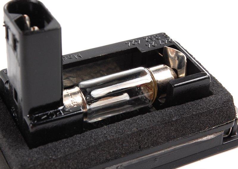 Фонарь подсветки номерного знака