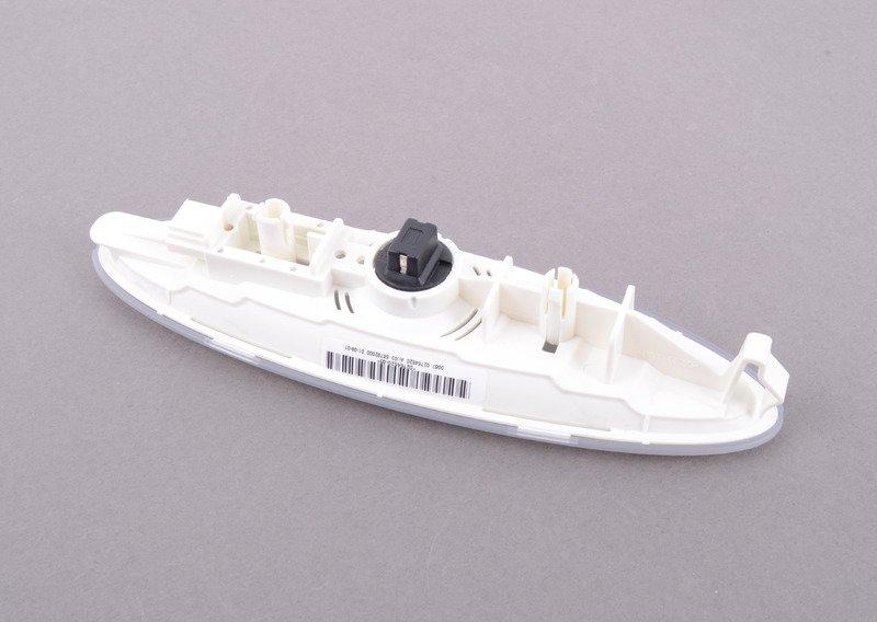 Лампа для чтения сзади посередине