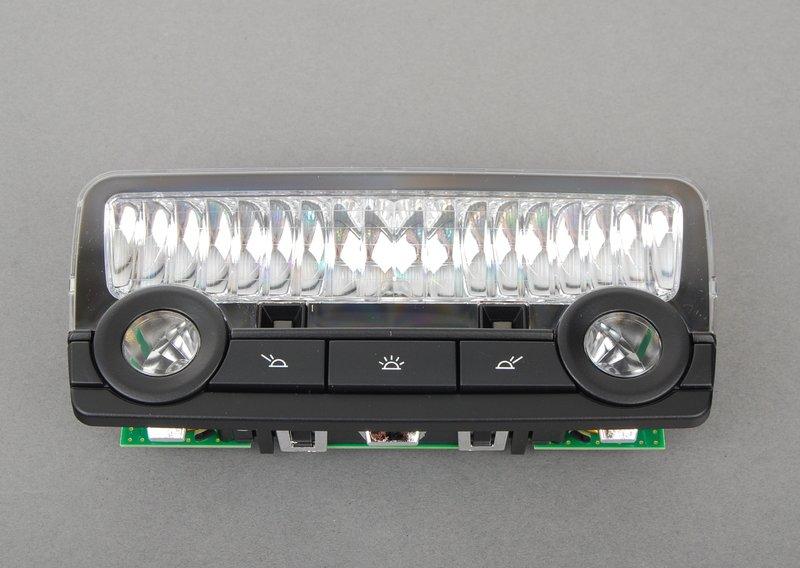 Лампа для чтения сзади посередине