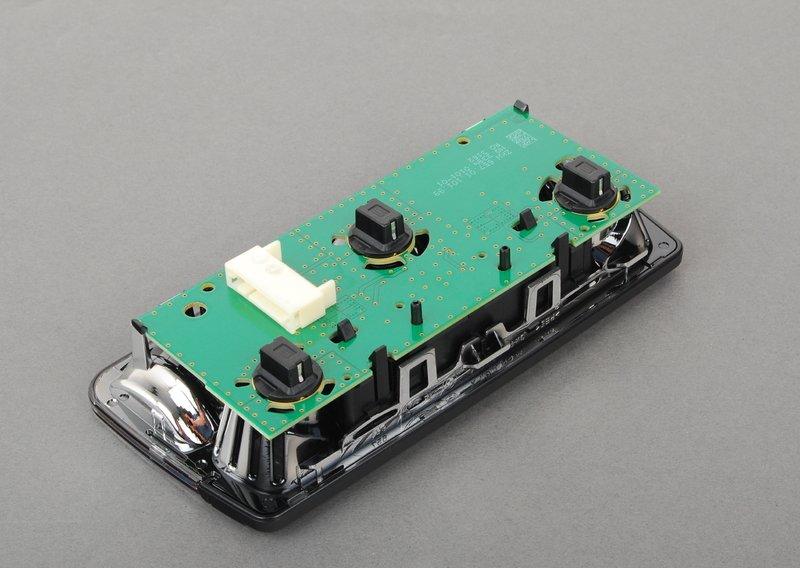 Лампа для чтения сзади посередине