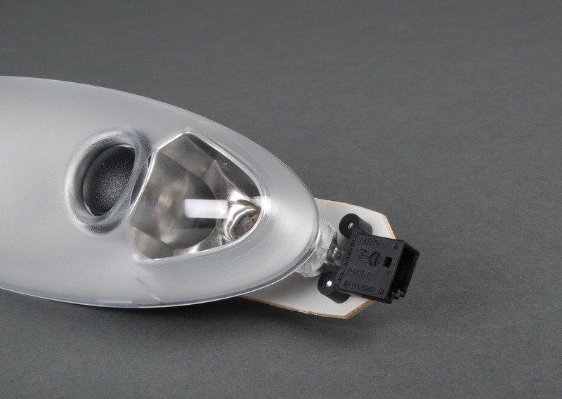 Лампа для чтения сзади посередине