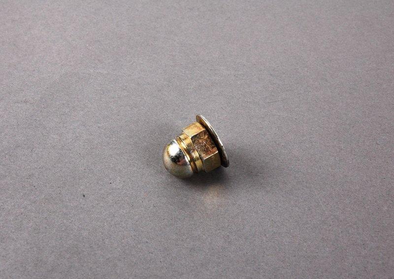 Колпачковая гайка