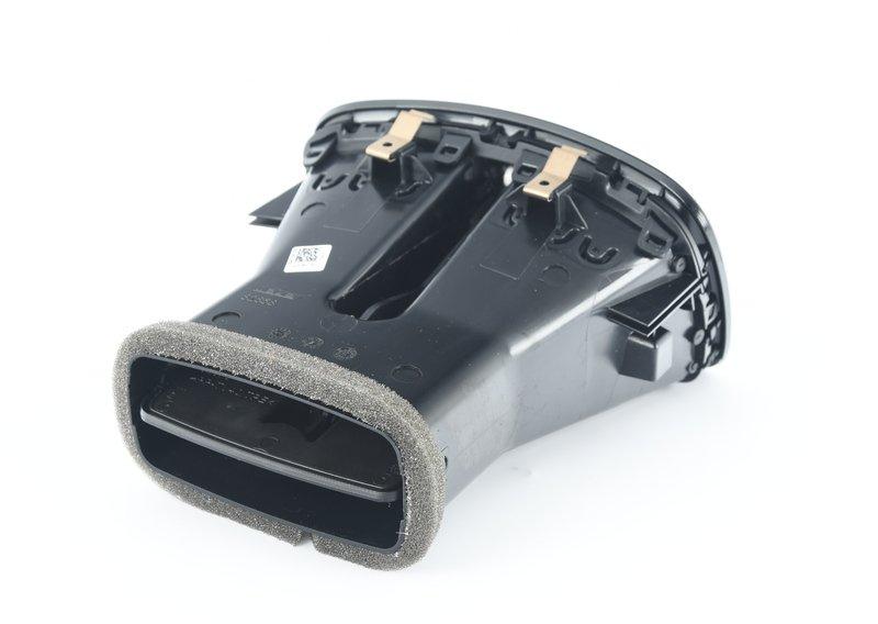 Вентиляционная решетка,задн.часть салона