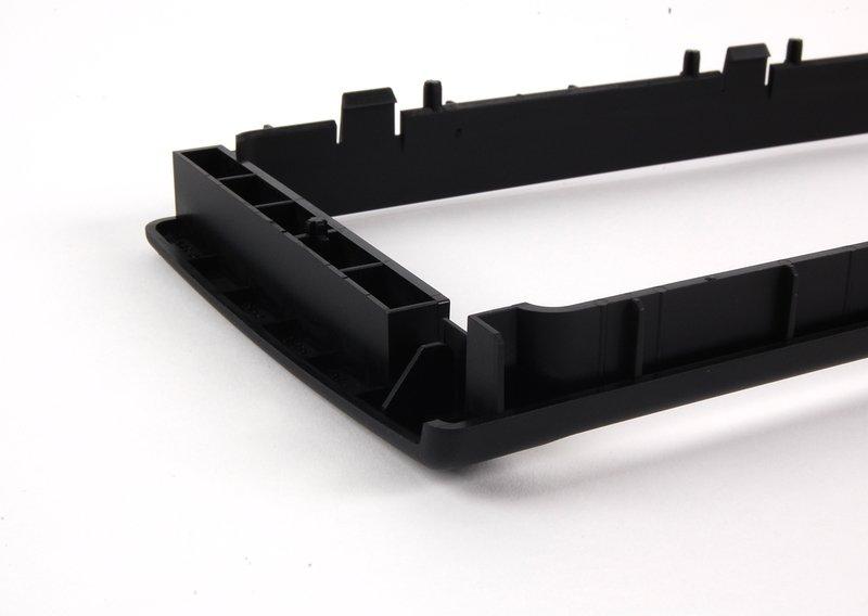 E39 рамка монитора