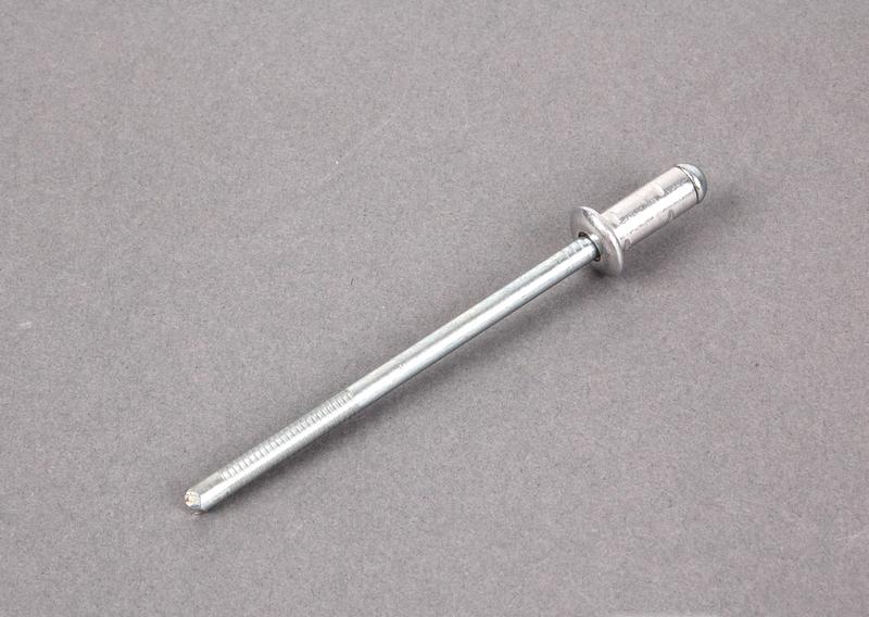 Глухая заклепка