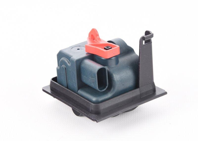 Сервопривод крышки разъема для зарядки