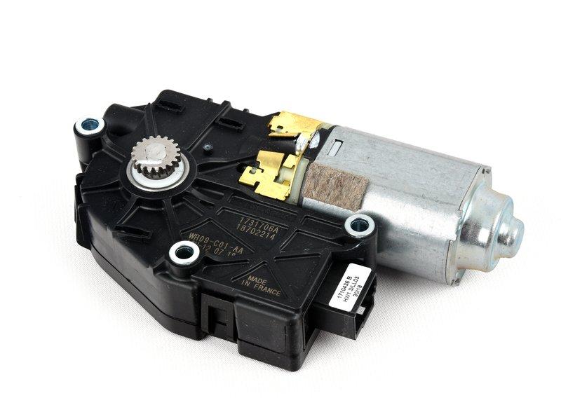 Узел привода сдвижной крышки люка