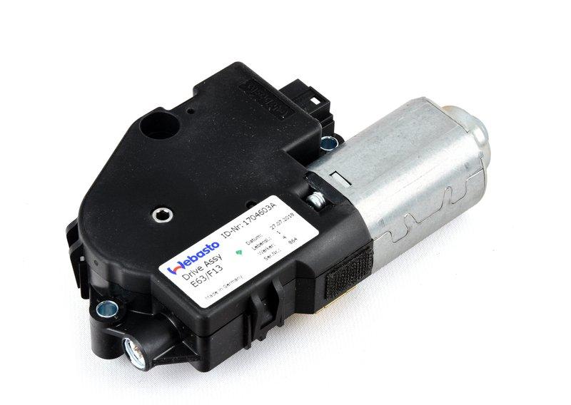 Узел привода сдвижной крышки люка