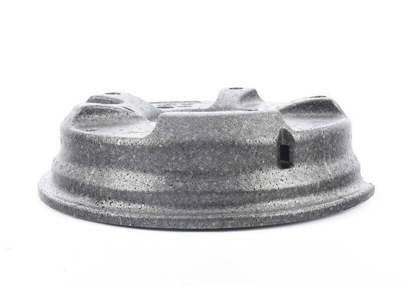 Место для хранения аварийного колеса