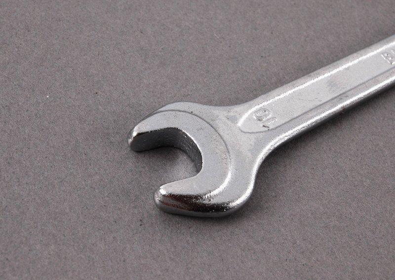 Рожковый гаечный ключ двусторонний