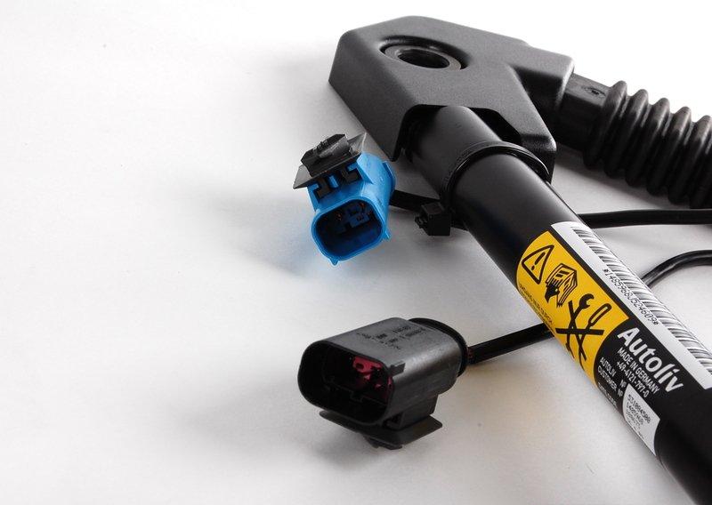 Натяжитель ремня безопасности Л