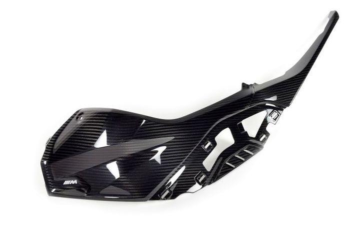 K67 Щиток топливного бака карбон слева (S 1000 RR)