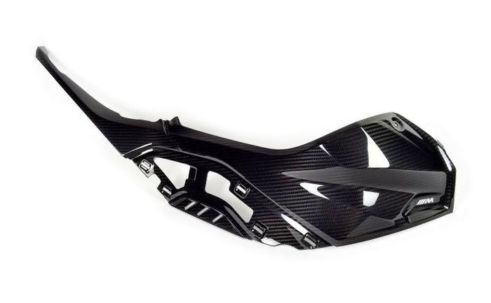 K67 Щиток топливного бака карбон слева (S 1000 RR)