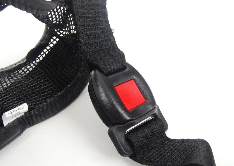 Безопасная шлейка для собак