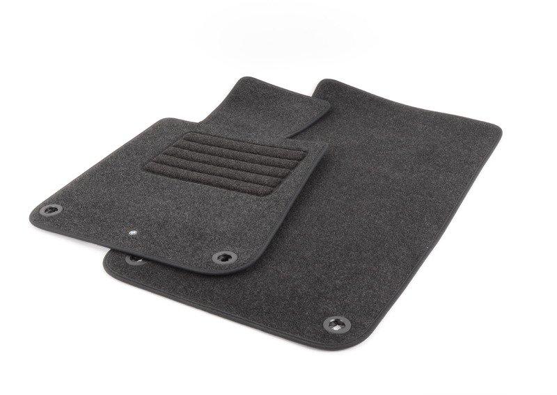 Ножные коврики для подерж.автомобилей.