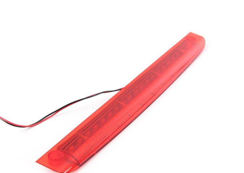 Фонарь стоп-сигнала в заднем спойлере