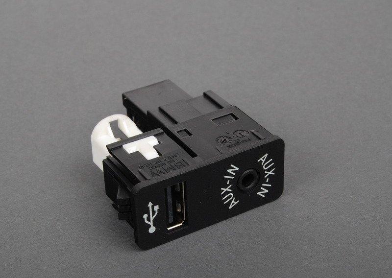 Разъем AUX-In/USB