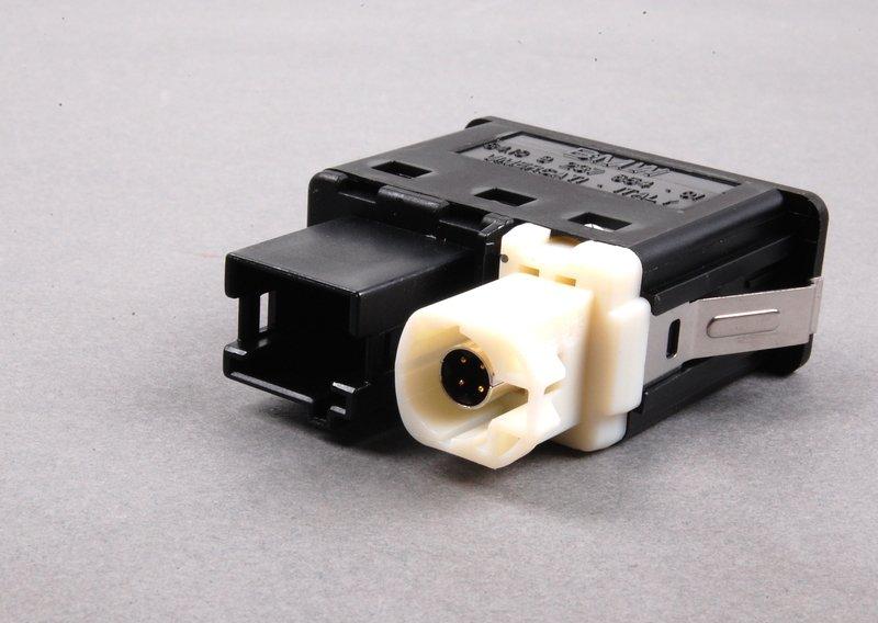 Гнездо USB с AUX переключаемое