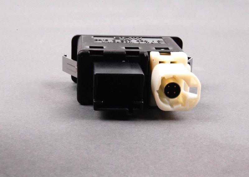 Гнездо USB с AUX переключаемое